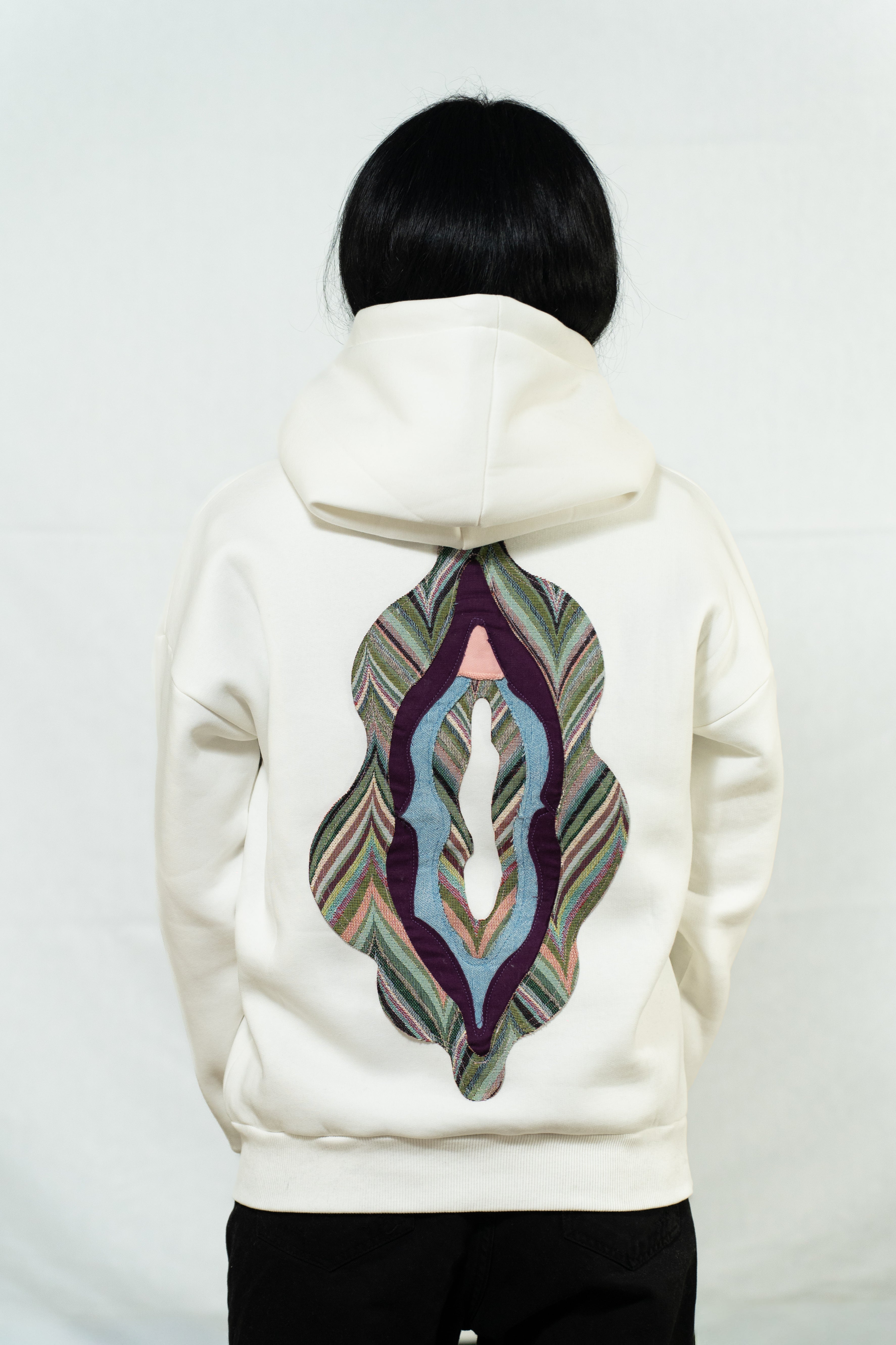 SHOUTIT WHITE VOOLVA 2